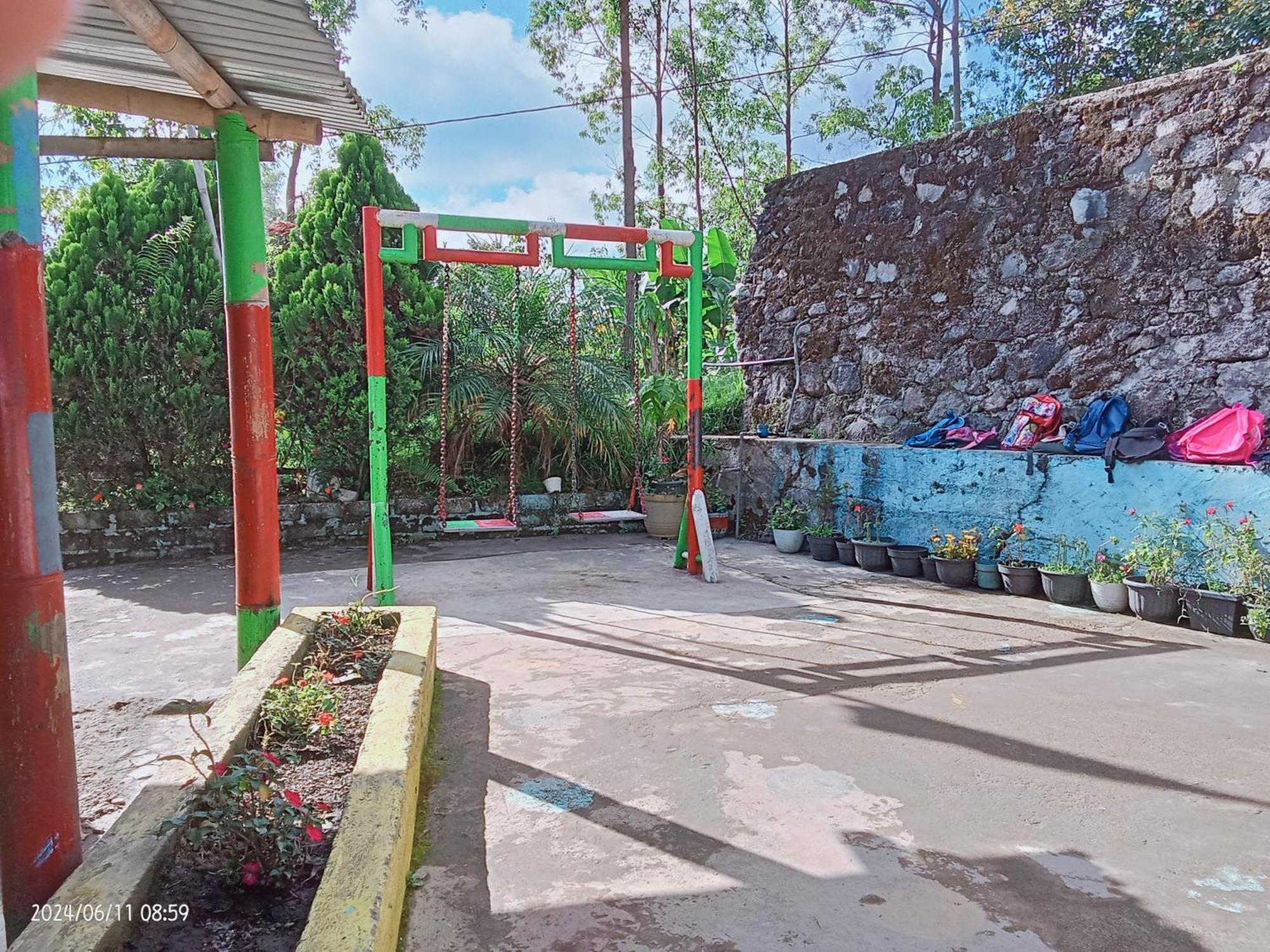 Petra Homestay Bangka Leda Ruteng Εξωτερικό φωτογραφία