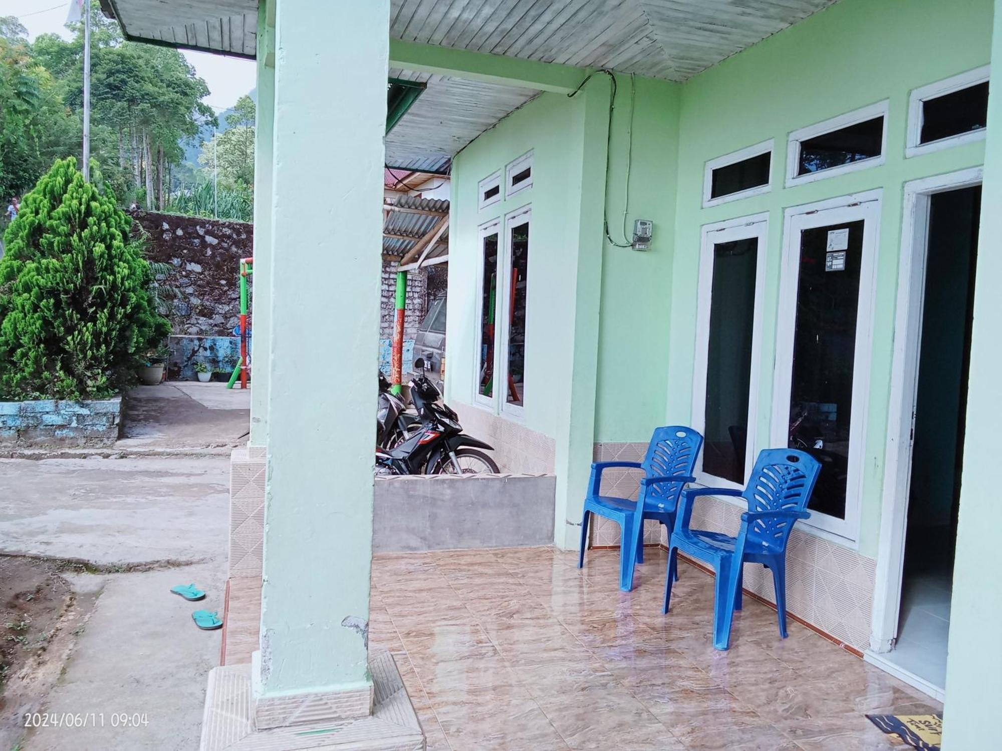 Petra Homestay Bangka Leda Ruteng Εξωτερικό φωτογραφία